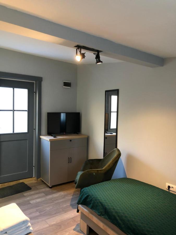Robert Local Social Motel Harsova Экстерьер фото
